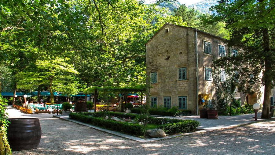 Restavracija v naravi Radmanove mlinice (c: kroati.de)